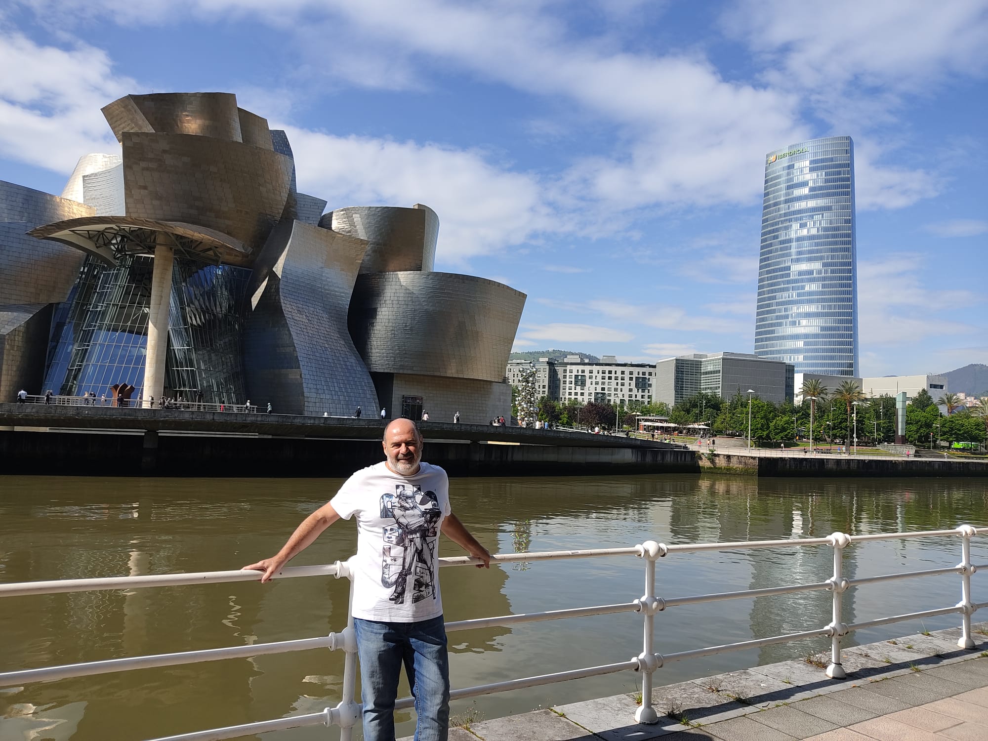 Museo Guggenhem y Torre Iberdrola (Bilbao)